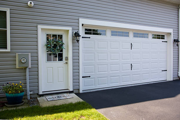 24/7 Emergency Garage Door Panel Replacement experts in Slayton, MN